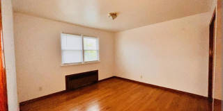 425 10th Street Gallery 11