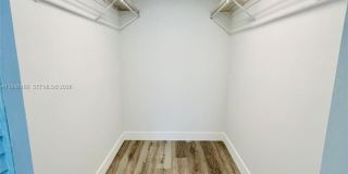 2655 Collins Ave Gallery 16