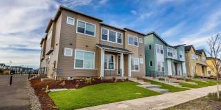 Charming 2-Bedroom, 2.5-Bathroom Home in Hillsboro Gallery 1