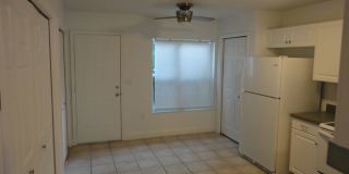 Beautiful 2 Bedroom, 2.5 Bath Condo in Desirable Isabella Park Gallery 4
