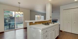 Spacious 4BR / 3BA Home in Desirable Bethany Area Gallery 8
