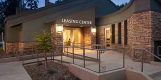 eaves Lake Forest Gallery 25