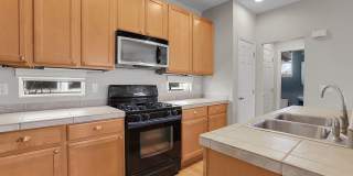 Central Park HOUSE for rent! 2 BLOCKS TO STANLEY MARKETPLACE Gallery 17