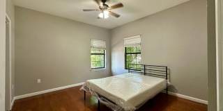 7-Bedroom Home 2 Minute Walk From Campus! Gallery 7