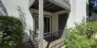 MELROSE DISTRICT CONDO WITH HUGE MOVE-IN SPECIAL – HALF OFF FIRST & SECOND MONTH’S RENT! Gallery 7