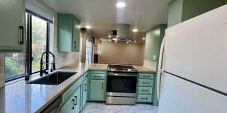 Great Townhome in the Pocket area close to everything! Gallery 7