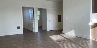 L13609 -- Avey Court Apartments Gallery 1