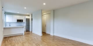 501 12th Street Gallery 10