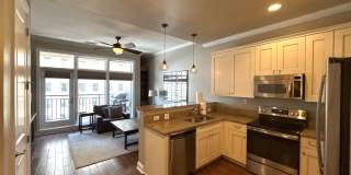 230 S Tryon - T.R. Lawing Realty Property Gallery 3
