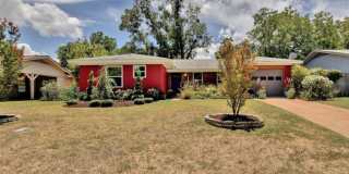 Timeless 3 Bedroom, 2 Bath Home w/ Added Sunroom Near North Austin! Gallery 1