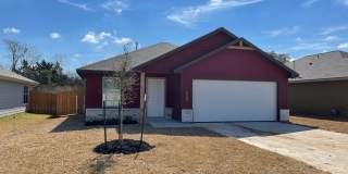 Bryan -3 bedroom / 2 bath / 2 car garage / Large fenced in back yard. Gallery 1