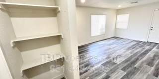 4667 N Mayfield Ave Gallery 11