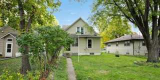 Charming 4 Bedroom/1.5 Bath Home for Rent Gallery 38