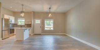 203 S L St Gallery 18