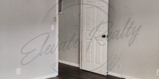 Second Floor One Bedroom Updated Apartment with Laundry Hook Ups! Gallery 14