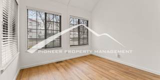 Gorgeous Condo with Washer/Dryer and Central AC Gallery 16