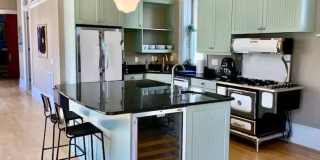 Enormous Upper Floor Unit in Heart of Downtown MKE Gallery 20