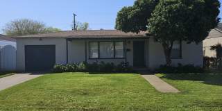 Charming 2 Bedroom Home with Large Backyard Gallery 1