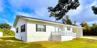 Executive 3 Bedroom / 2 Bath Home in Marianna, Florida Gallery 1