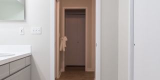 Furnished,  SHort-Mid term, All Inclusive one Bedroom /one bathroom with den, view of Flatirons block off Pearl, Gallery 11
