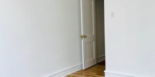 Gorgeous 3-Bedroom Townhome in Lawncrest! Available NOW! Gallery 17