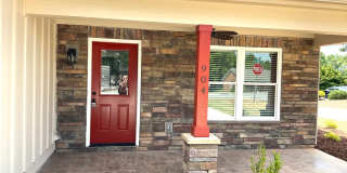 Court Square Town Home Duplex Apartment with Attached Garage Gallery 1