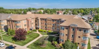 5828 Lindenwood Ave 2W | www.southcityspaces.com | Gallery 18