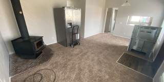 Spacious Aurora Townhome Gallery 3