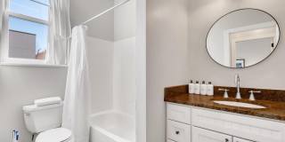 Sunny 1 bedroom/1 bath in Adams Morgan! Gallery 21