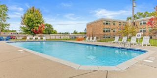 Burgundy & Hillsboro Apartments Gallery 17