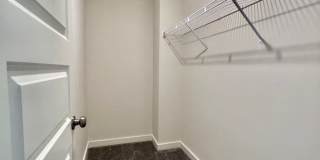 5 Bed, 3.5 Bath Home w/ 2 Car Garage in Harvest Point Gallery 31