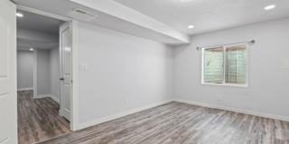 Large luxurious house with view of beautiful Utah Lake! Gallery 17