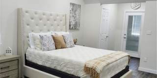 2914 Chateau Street Gallery 21