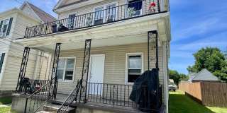 229 Center Street - Lower Front Gallery 1