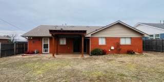 3912 Nw 58th, 3 bed, 1.5 bath, 2 car garage Gallery 24
