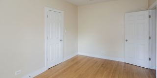 1919-31 W Winona Gallery 20