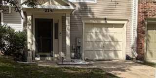 Beautiful Townhome in Seven Oaks! Gallery 1