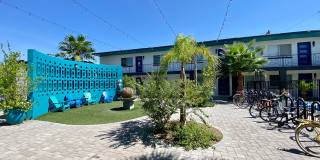 1 and 2 Bedrooms Great Location with Community Pool and Onsite Laundry! 1/2 of Mile from U of A Gallery 14
