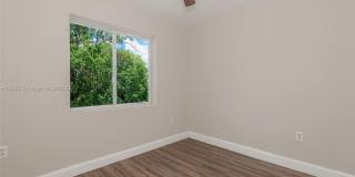 811 NW 3rd Ave Gallery 21