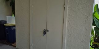 Rare 4-Bedroom Clearwater Townhome Gallery 1