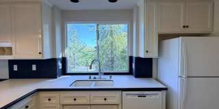 Beautiful Lakefront Home in the Vineyard! 55+ community Gallery 13