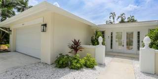 ** LUXURY PARK SHORE STUNNING FULLY REMODELED MODERN UNFURNISHED 3/2 PRIVATE LARGE PATIO HOME WITH PRIVATE PARK SHORE BEACH ACCESS ** NO HOA ** MOVE IN TODAY ** Gallery 20