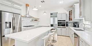 2501 Pine Tree Dr Gallery 14