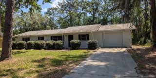 Crystal River 3/2/1 located near US 19 and Downtown Crystal River Gallery 1