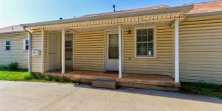 205 1/2 S Duck Street Gallery 1