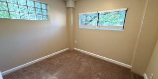 Downstairs 2BR/1BA Riverside Duplex Apartment Gallery 12