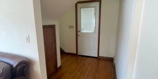 4 bedroom 1 1/2 bath single family house with yard. Gallery 28