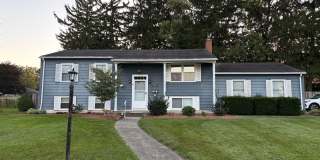 3 Bedroom 2.5 Bath Split Level Home for Rent Gallery 1