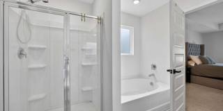 Like-New 4 bedroom 2.5 bathroom home with Custom Touches, open floor plan AND a Cul-de-sac lot! Must see! Gallery 26