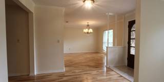 Lovely 4 Bedrooms / 2 Bathrooms / 2-Car Garage Gallery 4